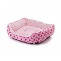 Patut Pufos pentru Caini si Pisici JK Puppy M (56x46 cm) – Canapea din Plus cu Buline, Decupaj Frontal si Baza Antiderapanta · 