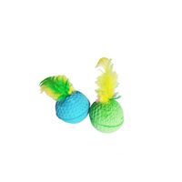 Set 2 Jucarii pentru Pisici Mingi din Burete Moale cu Pene Yommy (4 cm): Miez Elastic, Pene Vaporoase